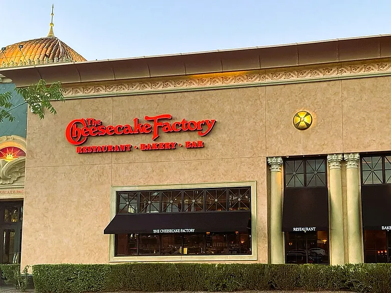 Cheesecake Factory at the District