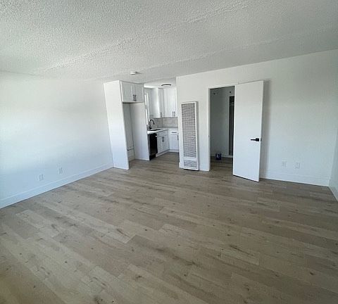 5th image of 18216 Kingsdale Ave #12