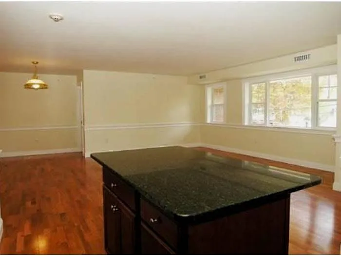 Living Room - 86 Greenleaf St #201
