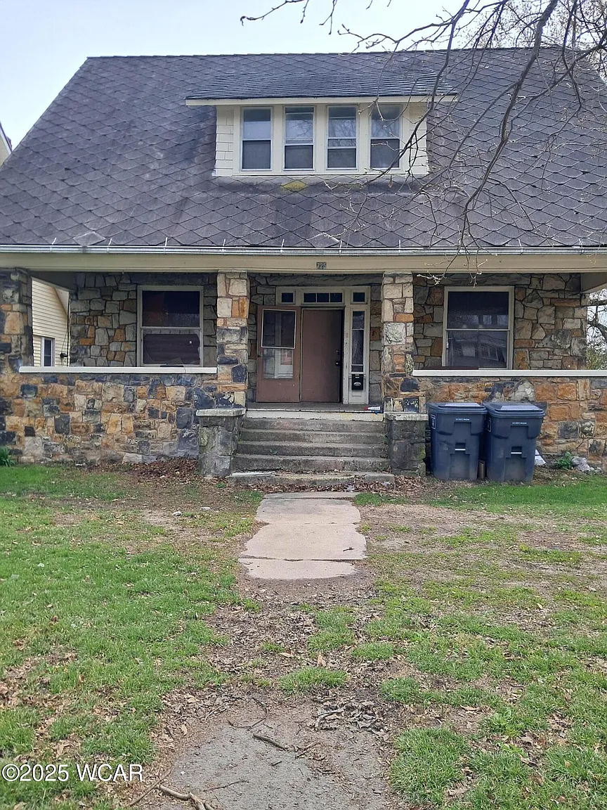 725 W Elm St photo 1