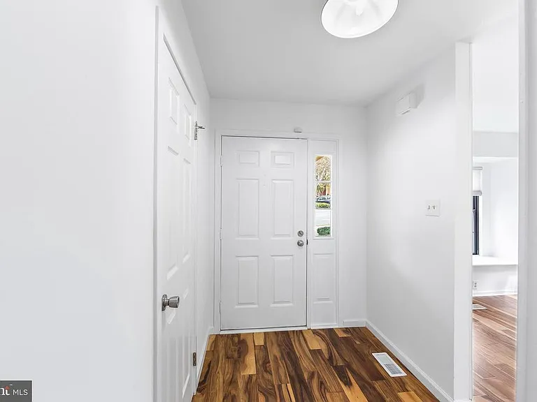 Walnut Springs Ct — Photo 17