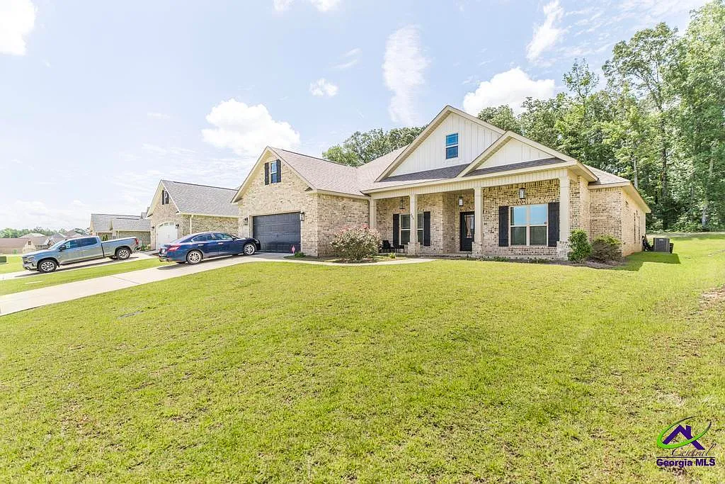 5 bed, 3.0 bath, 2547 sqft, $2,750 — Photo 3