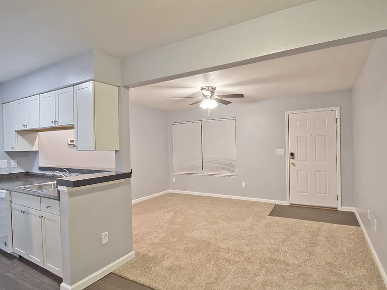 127 Dorset Ct — Photo 23