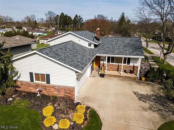 3rd image of 6033 Sweet Birch Dr