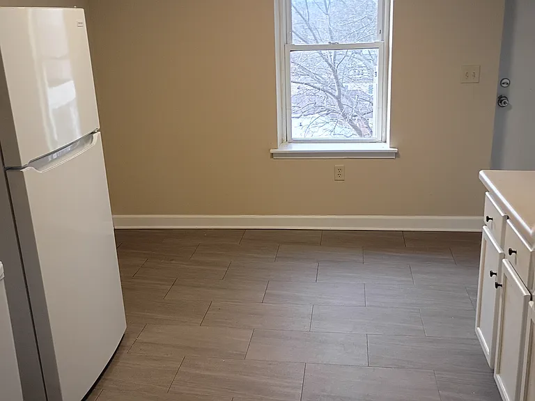 204 E Central St #6 — Photo 9