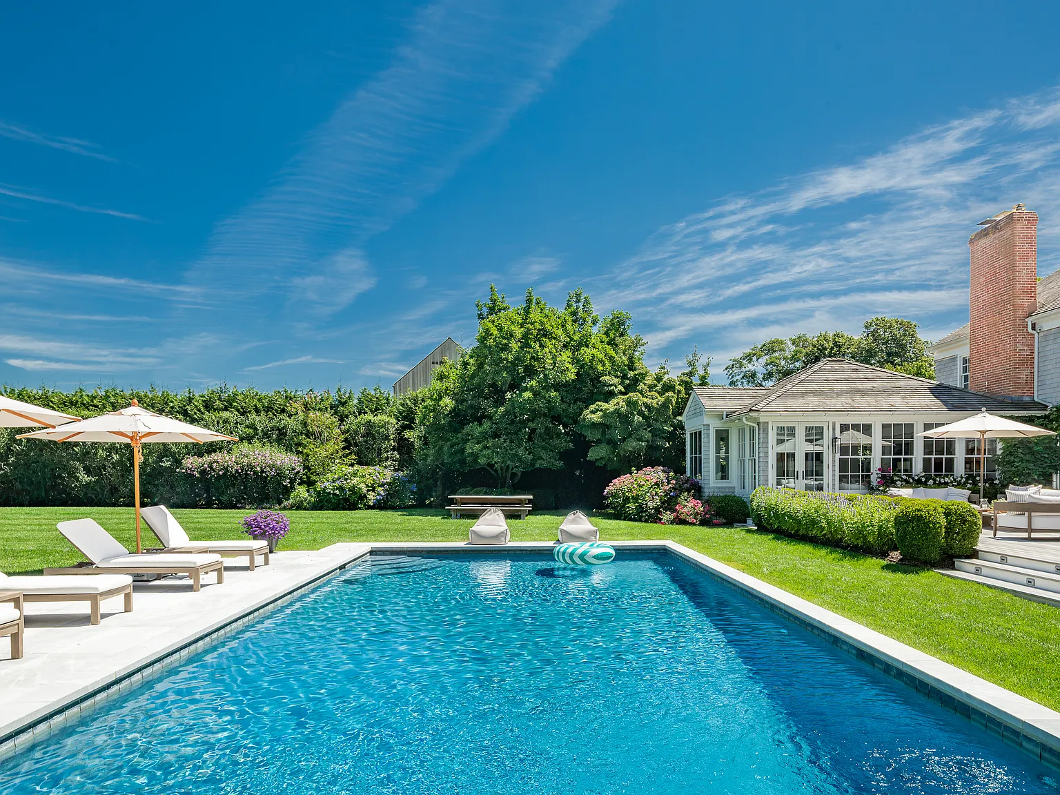 The Quintessential Bridgehampton Retreat — Photo 4