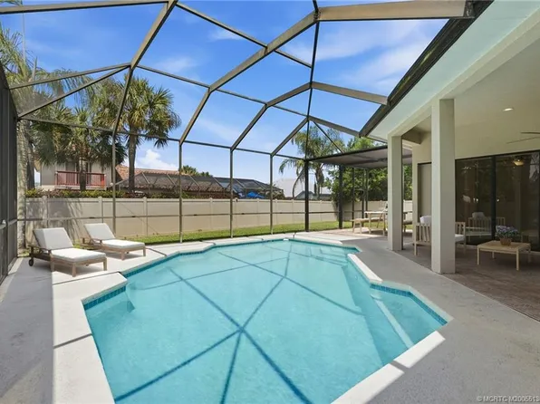 1102 SE Strathmore Dr, Port Saint Lucie, FL 34952