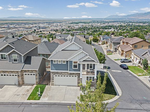 3rd image of 241 E Ridgeline Way