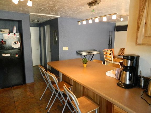 3rd image of 114 Hermosa Dr SE APT C