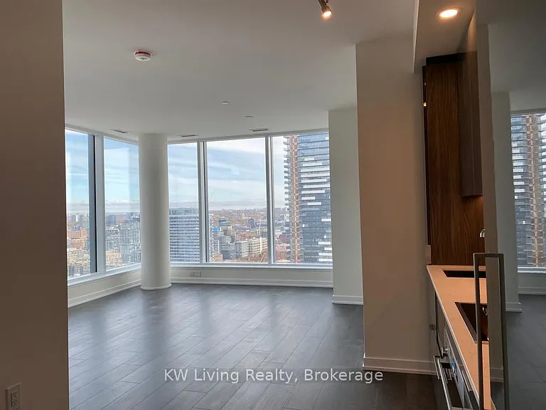 28 Freeland St #1907 — Photo 12