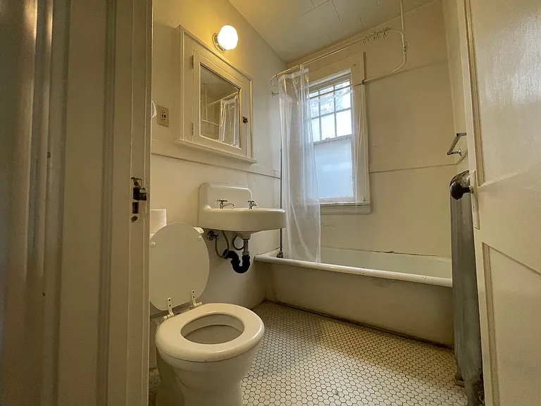 2166 Grand Ave — Photo 6