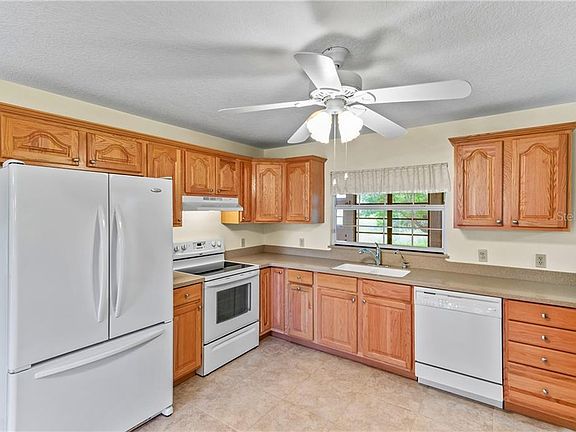 2nd image of 34122 Hunt Ave