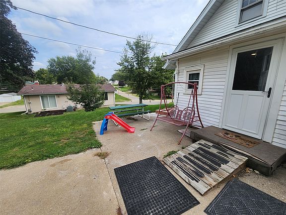 5th image of 405 E Jefferson St