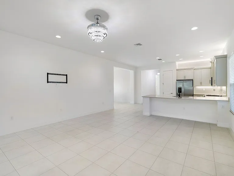 16061 Starglazer Pl — Photo 4