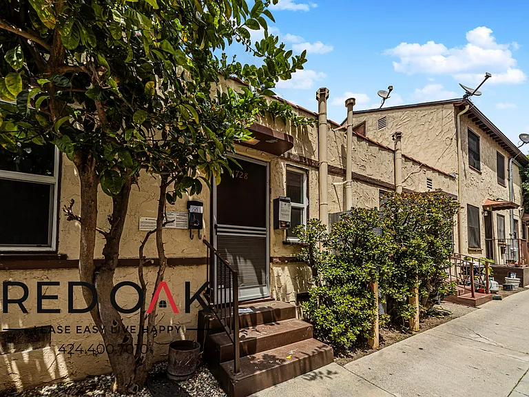 1728 Granville Ave #1728 — Photo 9