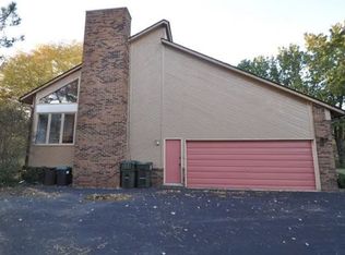 2509 Munster Rd, Rochester Hills, MI 48309