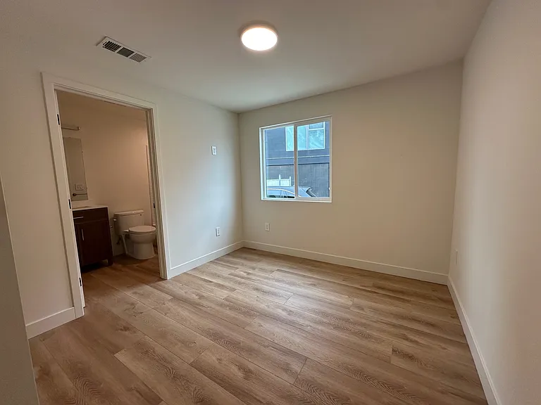 2539 S Cloverdale Ave #1 — Photo 4