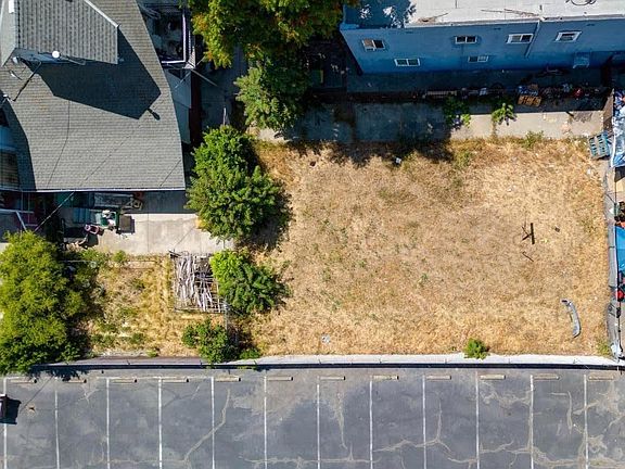 2nd image of 332 S San Joaquin St