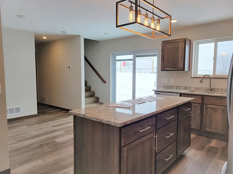 420 Sierra Pl — Photo 6