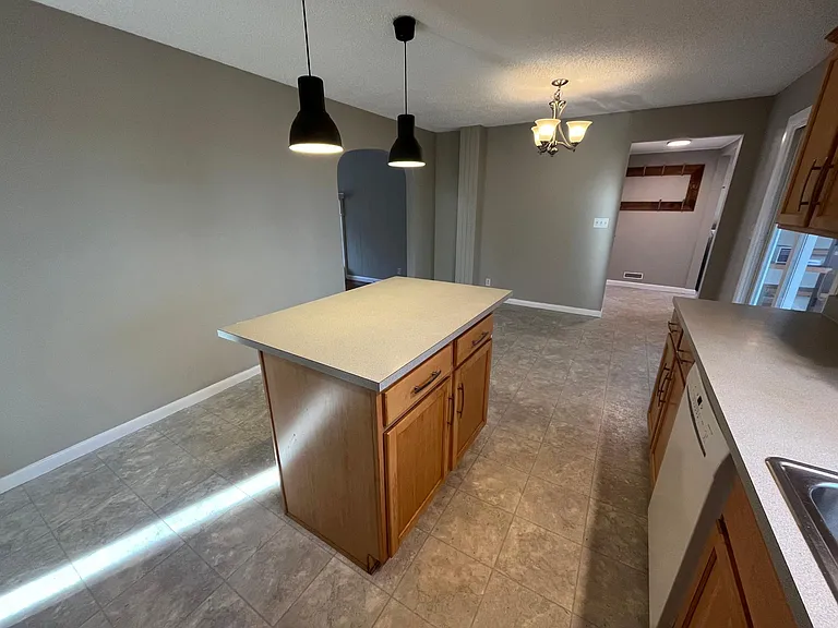 36 Rivermount Ter #A — Photo 7