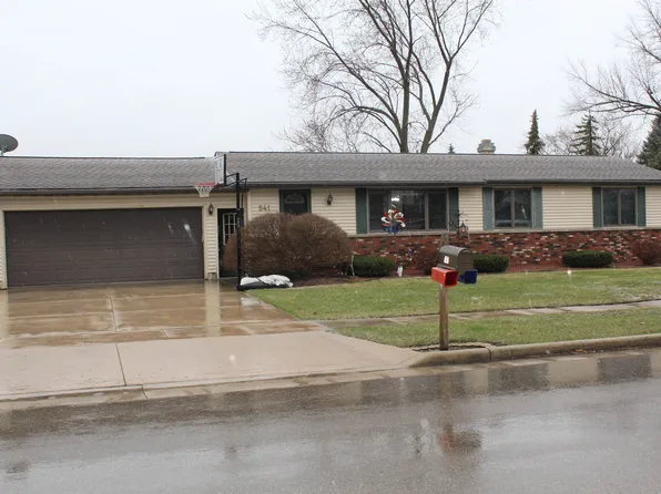 541 Edgewood Dr, Waupun, WI 53963