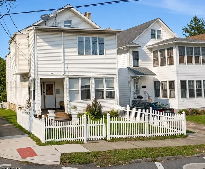 242 Brook Ave — Photo 1