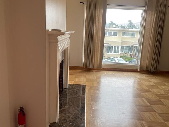4th image of 47 Oaklawn Dr