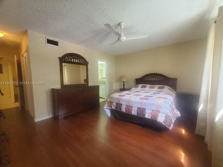 319 NE 14th Ave #207 — Photo 8
