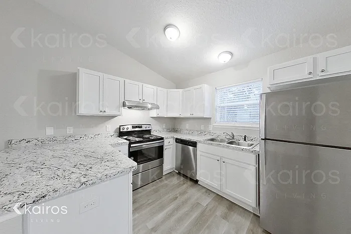 3 bed, 2.0 bath, 1003 sqft, $1,645 — Photo 4