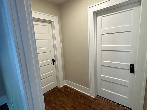5th image of 1030 W Green St