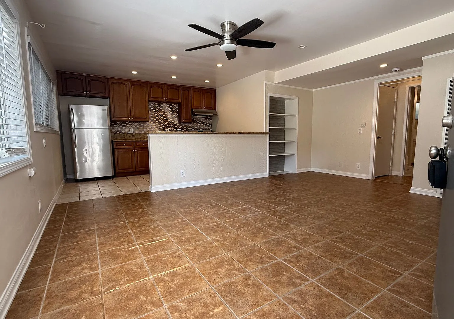 250 Cliff Drive — Photo 2