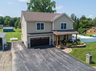 8 Elm Ave, Mechanicville, NY 12118