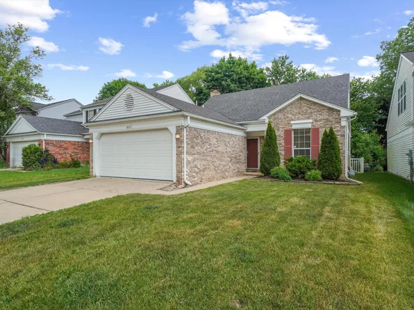3077 Turnberry Ln, Ann Arbor, MI 48108