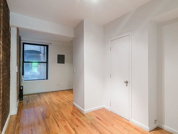 2nd image of 829 9th Ave #11