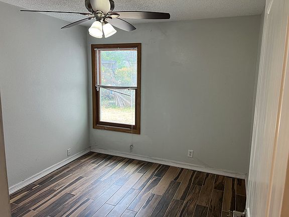 4th image of 2105 Greenwood St