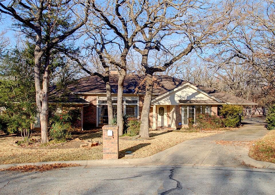 1st image of 2125 Riverforest Dr