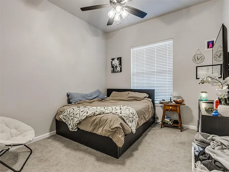 10516 NW 33rd Pl — Photo 10