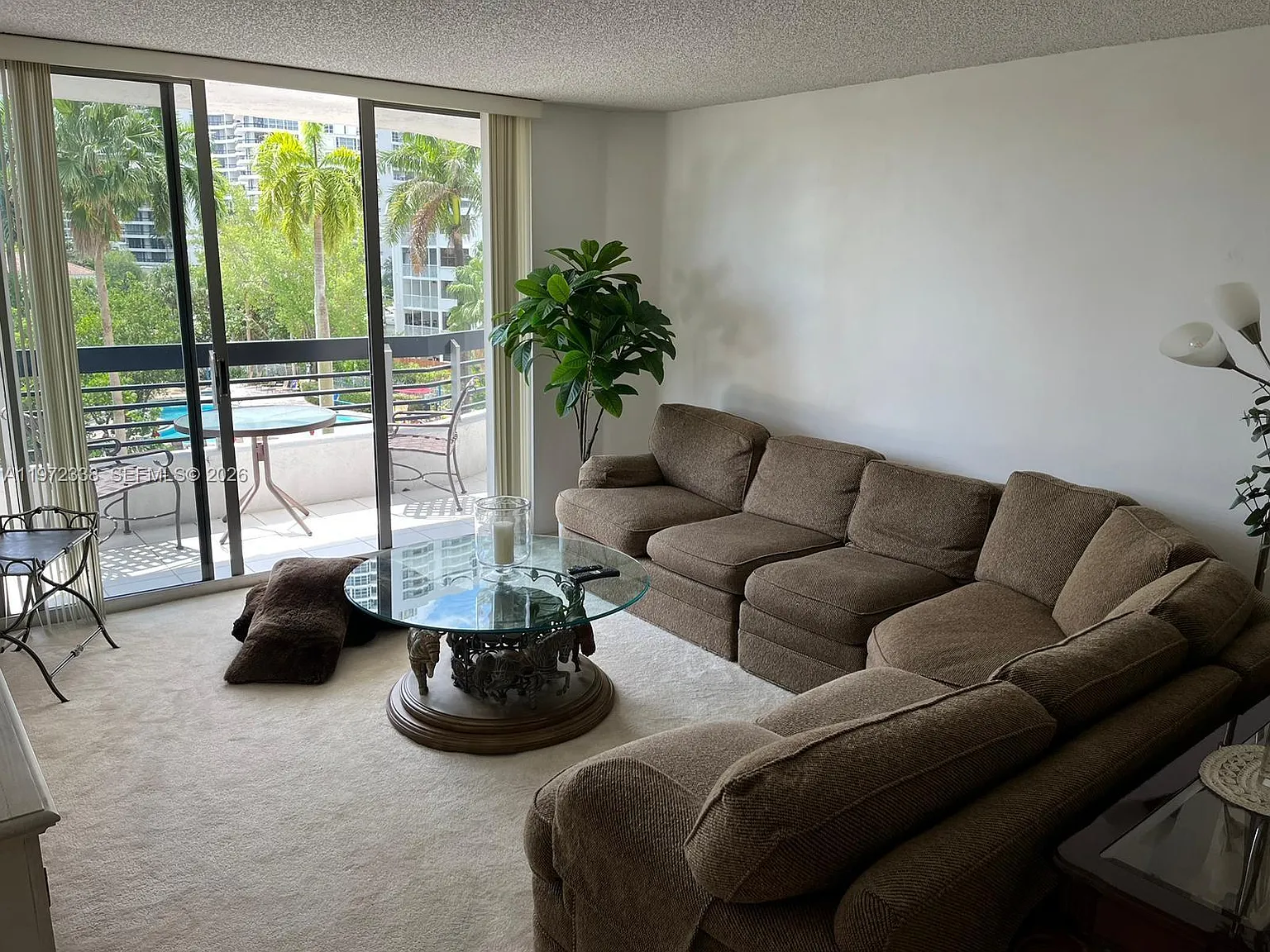 Mystic Pointe Tower 600 C — Photo 4