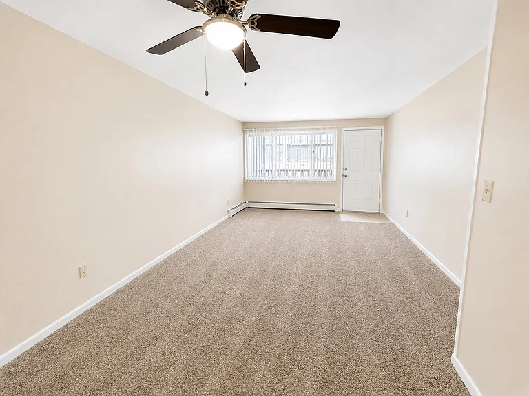 32 Valentine Ln #3 — Photo 4
