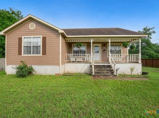 295 Meadow Ln, Martindale, TX 78655