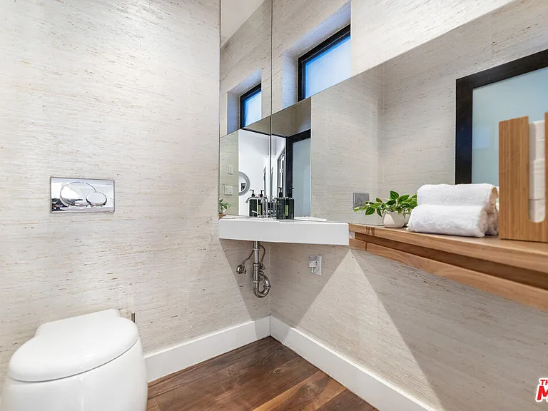 1735 Summitridge Dr — Photo 31