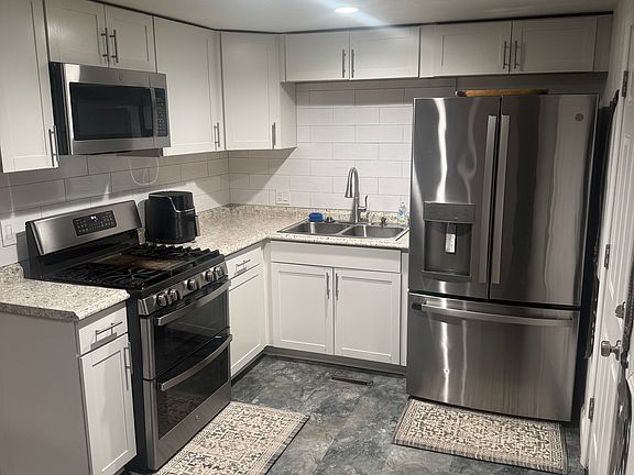 2nd image of 1728 Beacon Dr