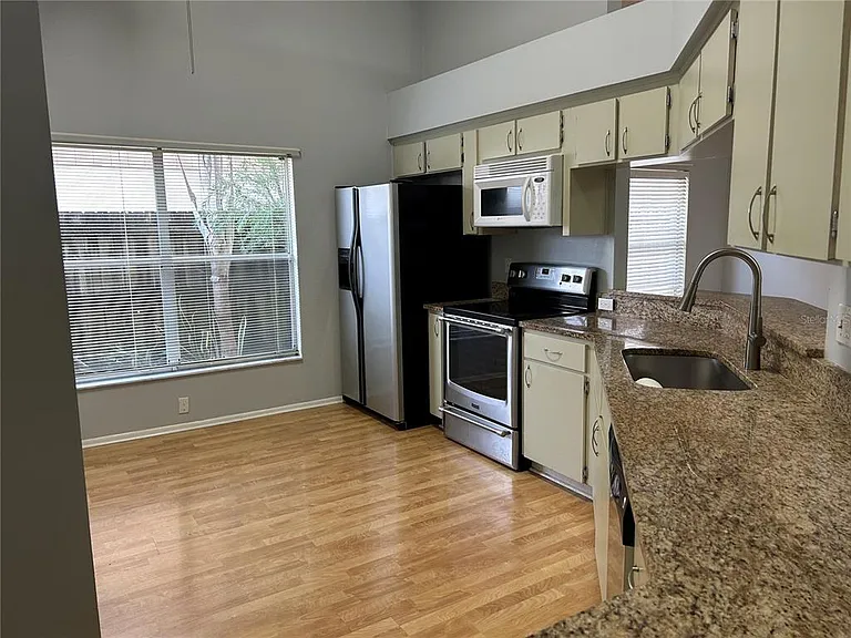 8718 Imperial Ct — Photo 7