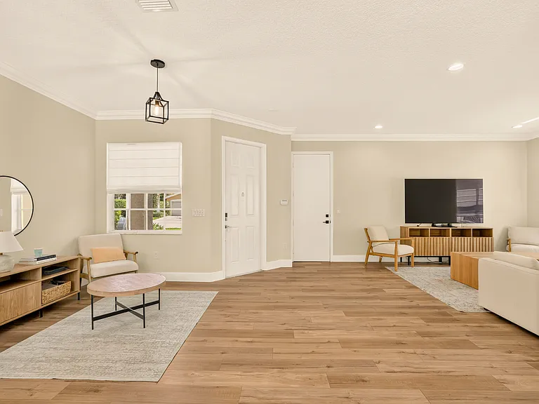 7630 Topiary Ave — Photo 14