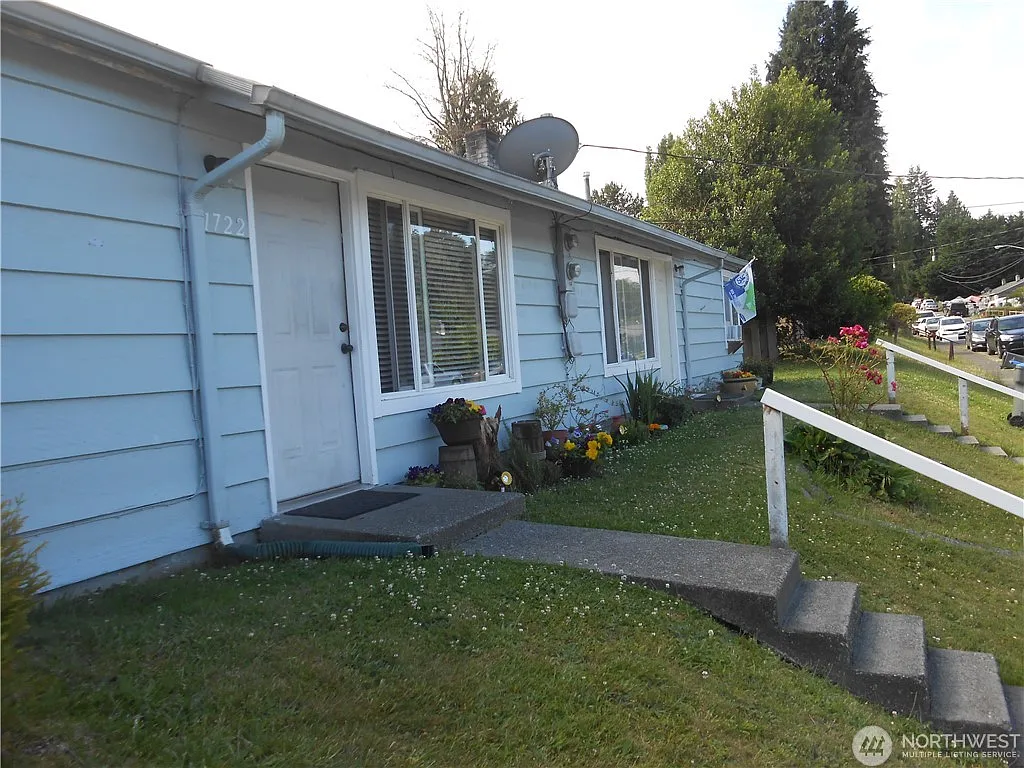 Building Photo - 1720 Olympic Ave #1720