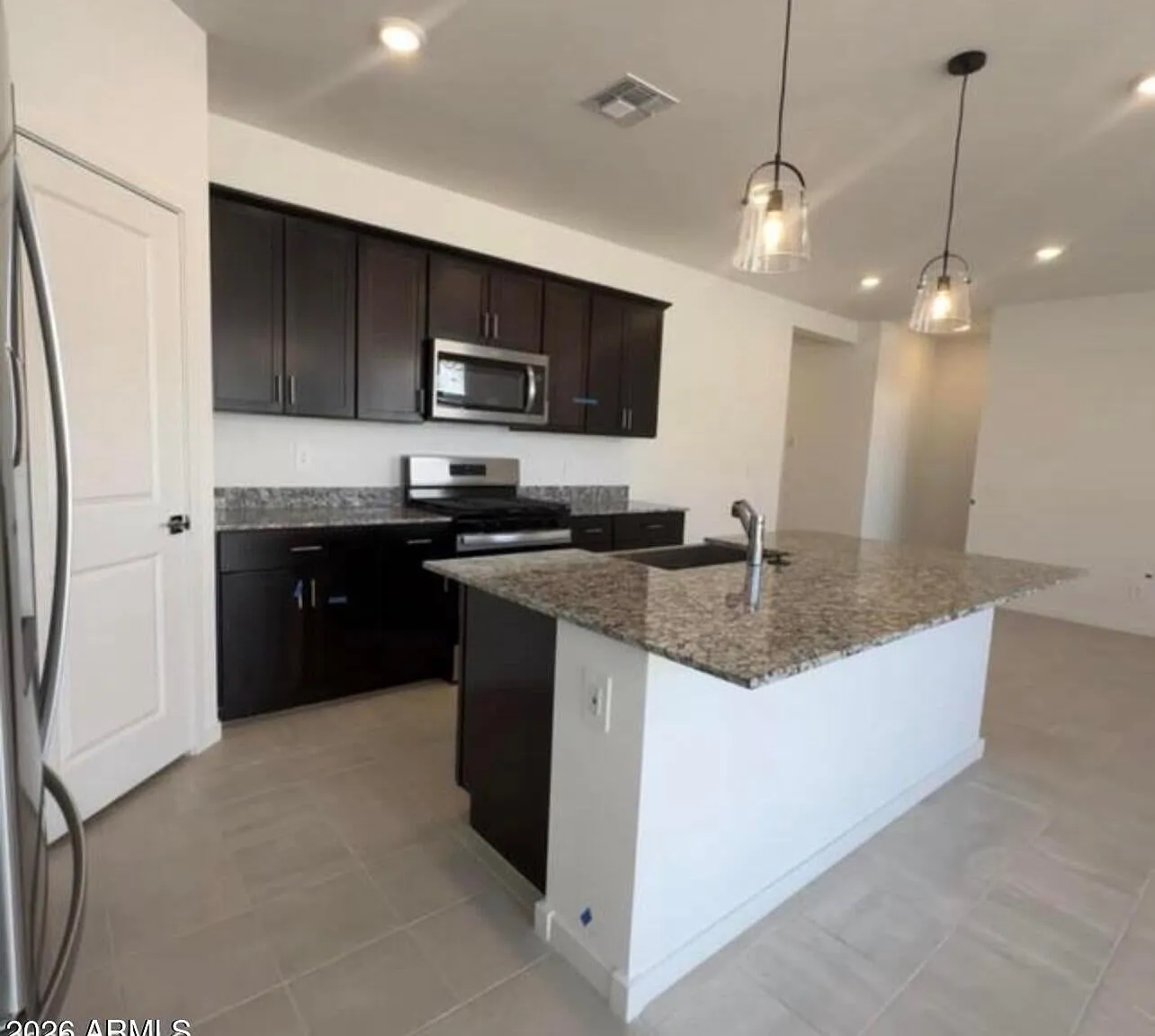 4 bed, 1629 sqft, $2,350 — Photo 4