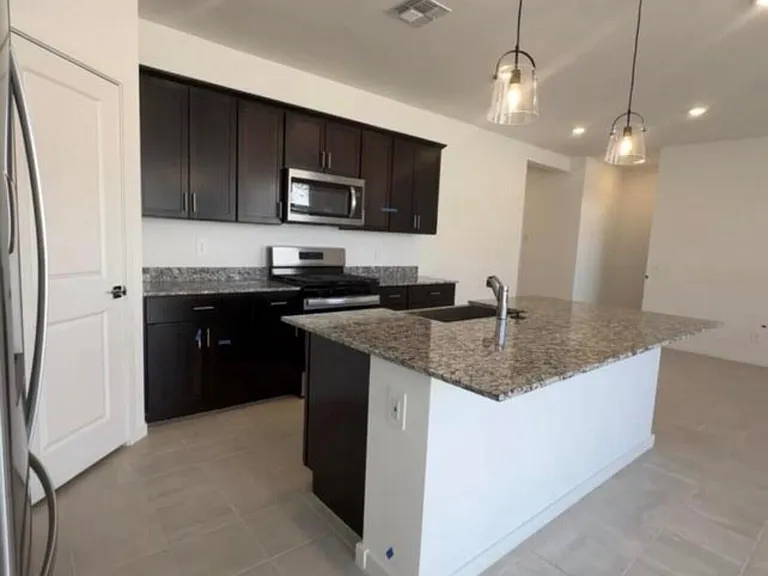 17734 W Madison St — Photo 4