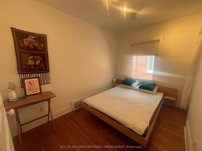335 Roehampton Ave — Photo 12
