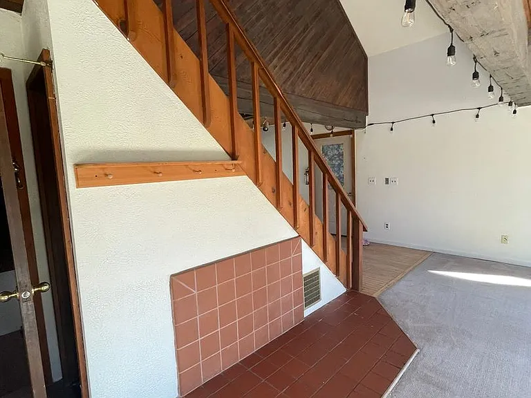 1619 Mission Rd — Photo 9