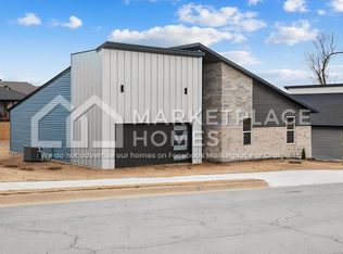 1000 Clayton St, Springdale, AR 72762